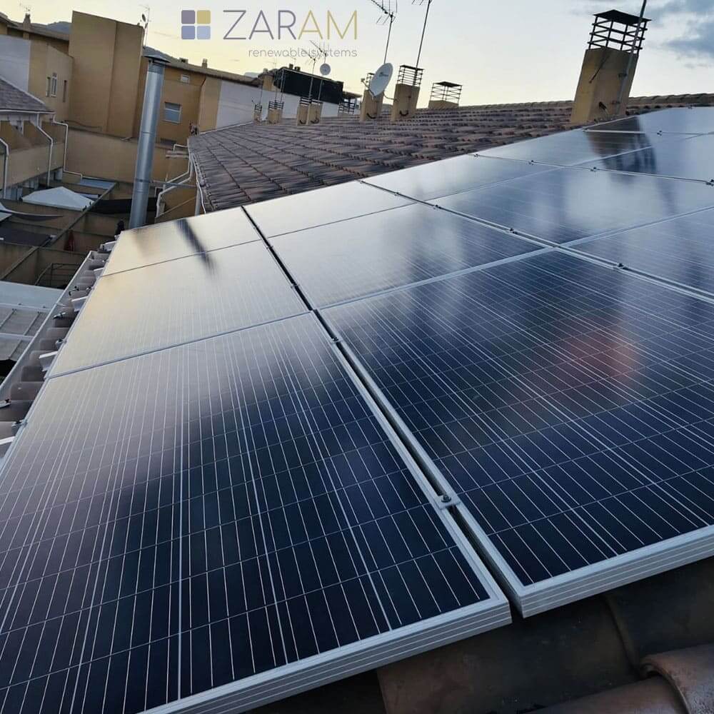 Proyecto de instalación de energía solar fotovoltaica en una vivienda unifamiliar en Bullas